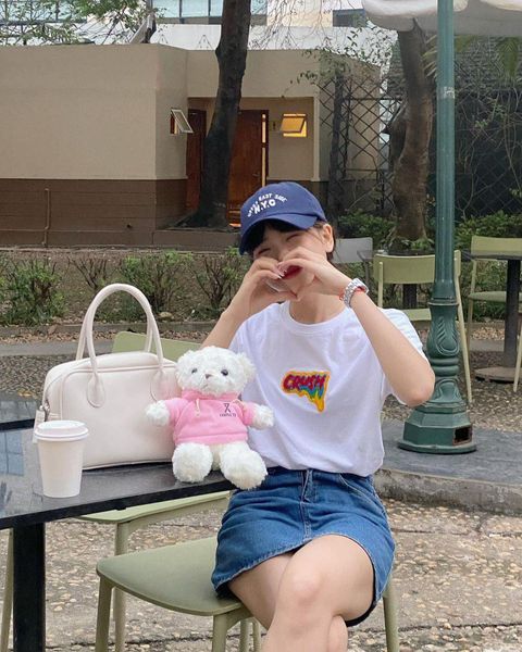 Áo Thun Nữ Regular Fit Thêu Xù Crush WTS 2240