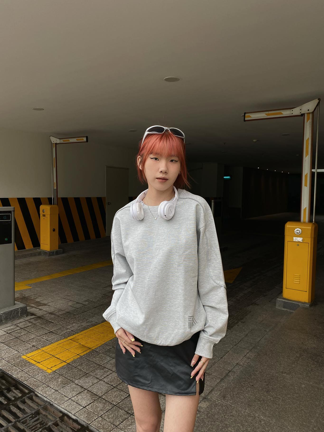 Áo Sweater Nữ In Phản Quang Thân Sau WSW 2016 - mix