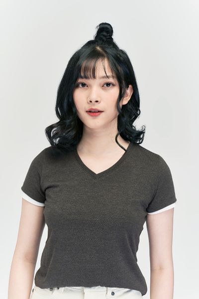 Áo Thun Nữ Basic Cổ Tim WTS 4057