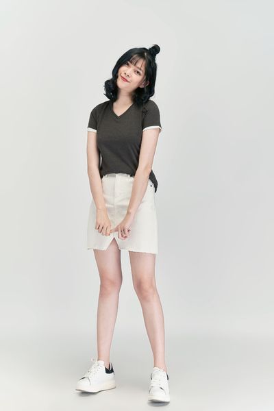 Áo Thun Nữ Basic Cổ Tim WTS 4057