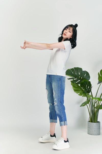 Áo Thun Nữ Basic Cổ Tim WTS 4057