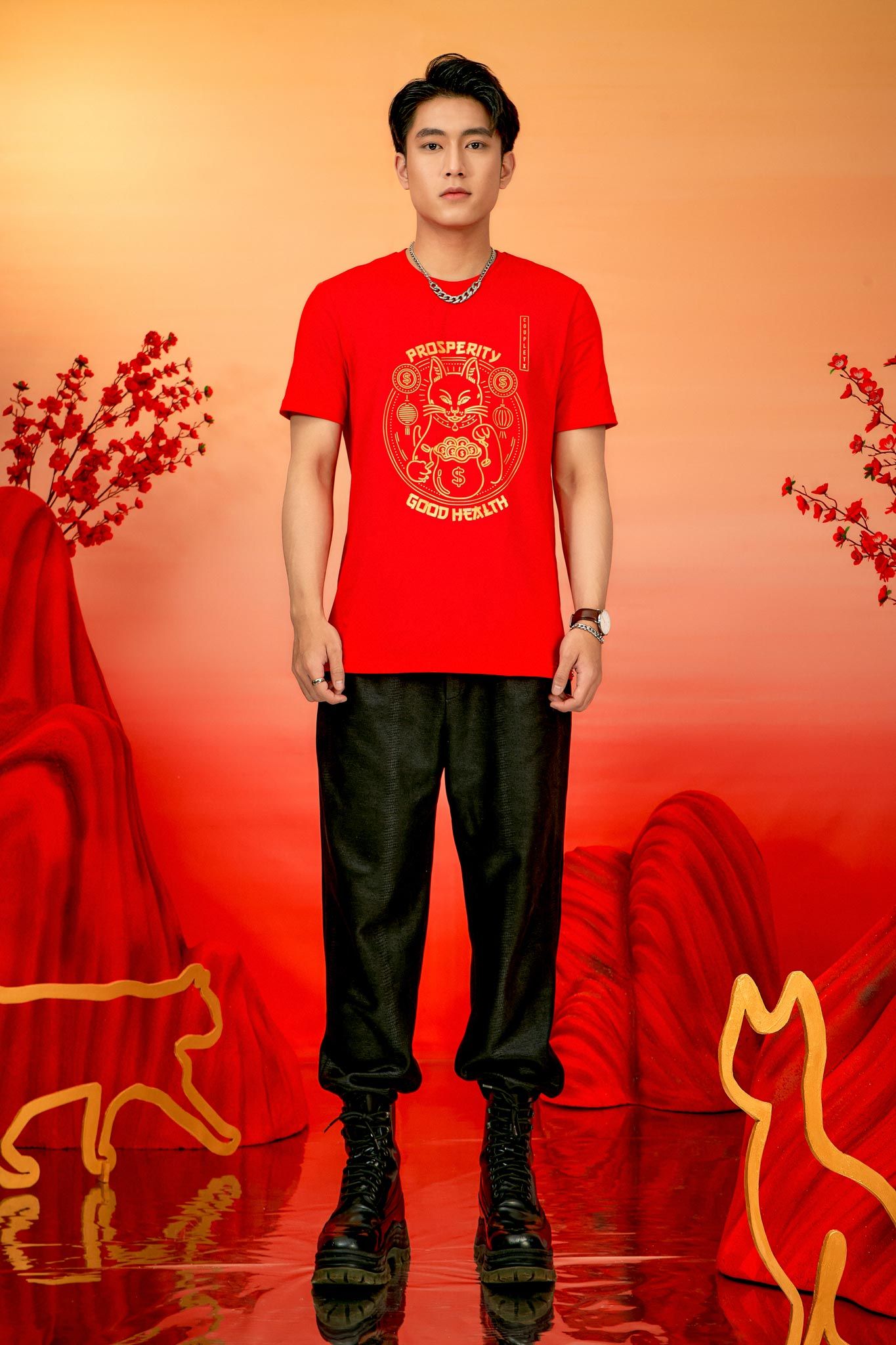 Áo Thun Nam Regular In Nhũ Mèo May Mắn MTS 1232 -