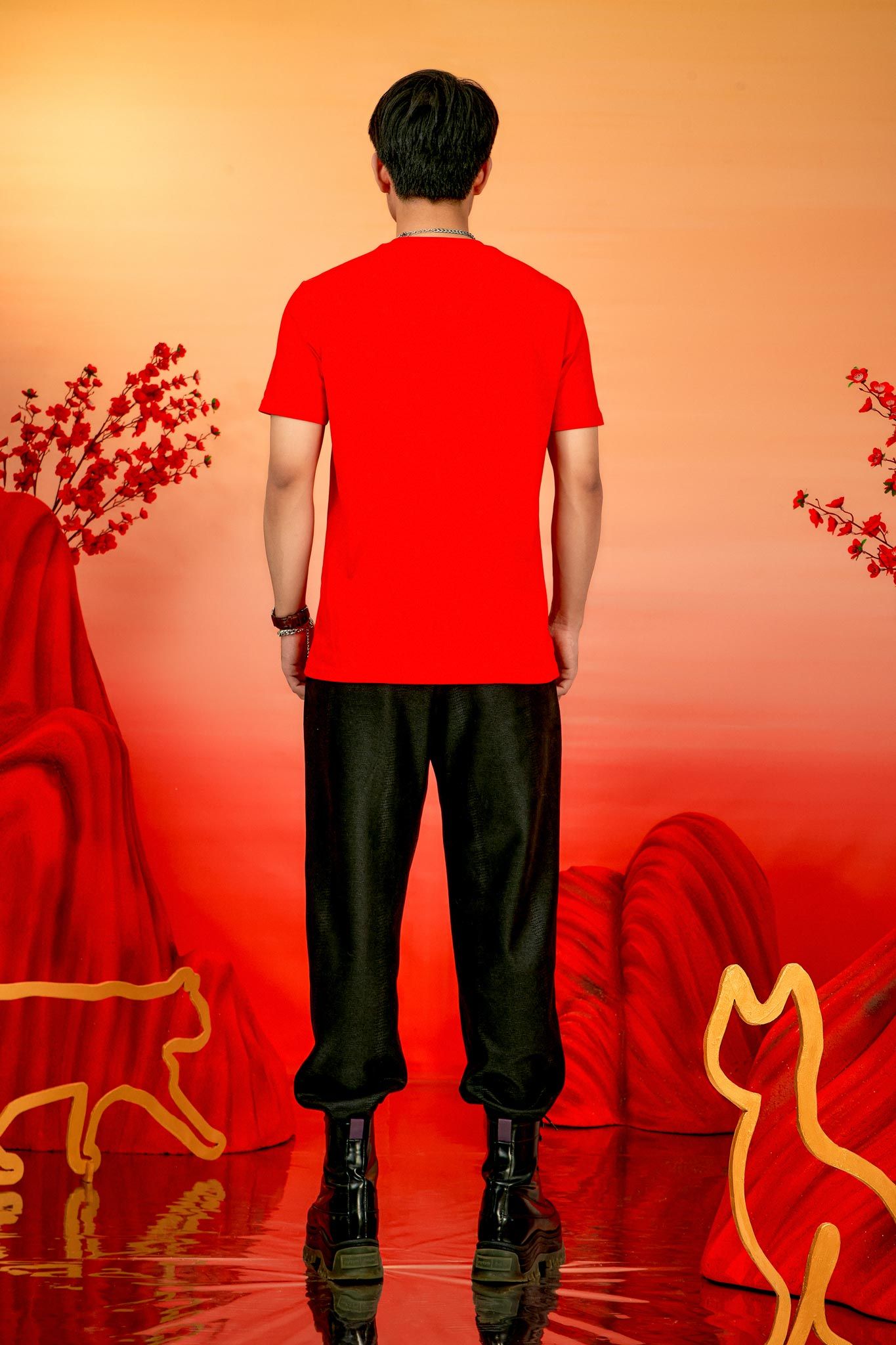 Áo Thun Nam Regular In Nhũ Mèo May Mắn MTS 1232 -