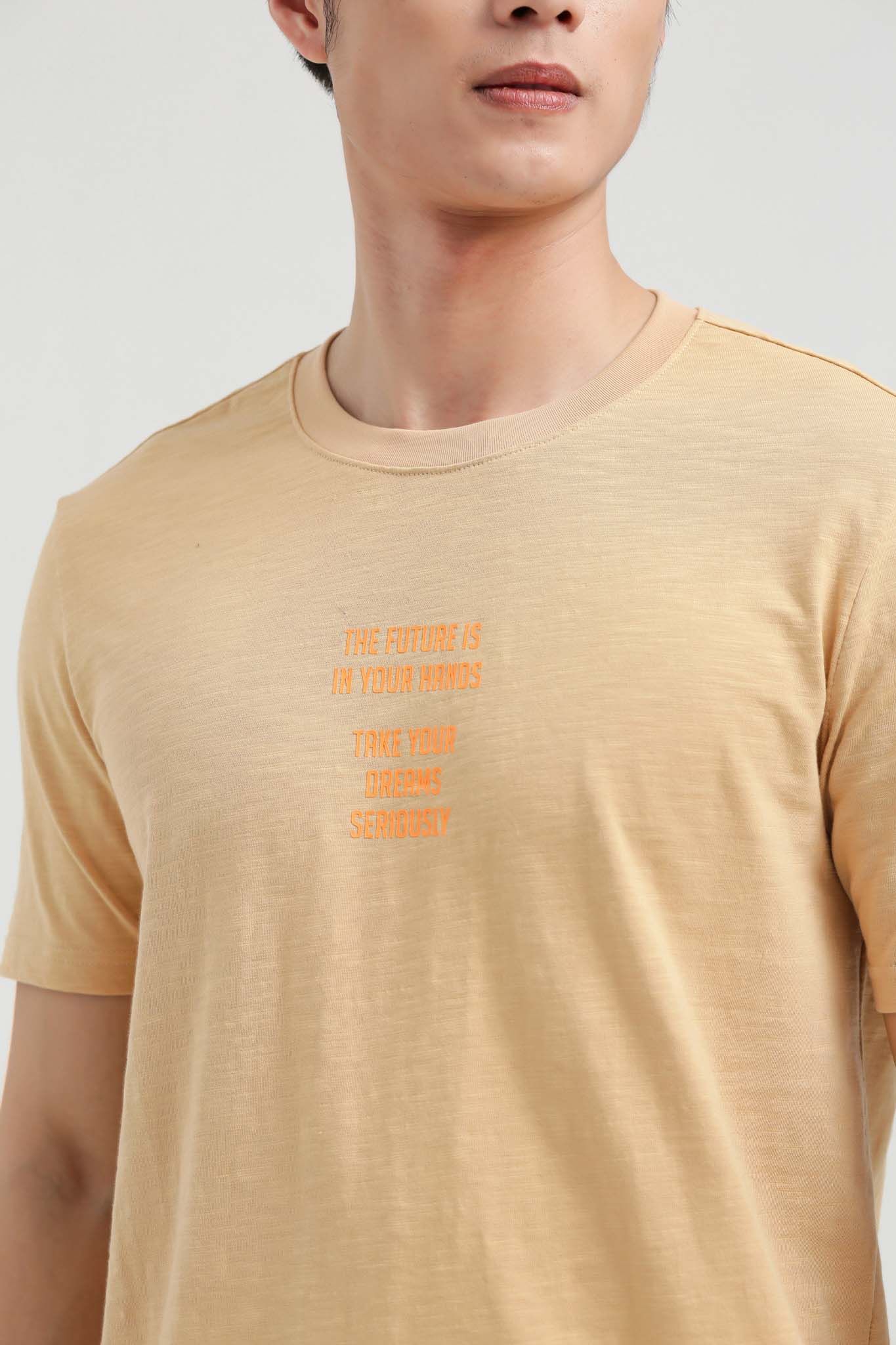 Áo Thun Nam Regular Fit In Typo Ngực MTS 1199 - Áo Thun Nam Regular Fit In Typo Ngực MTS 1199
