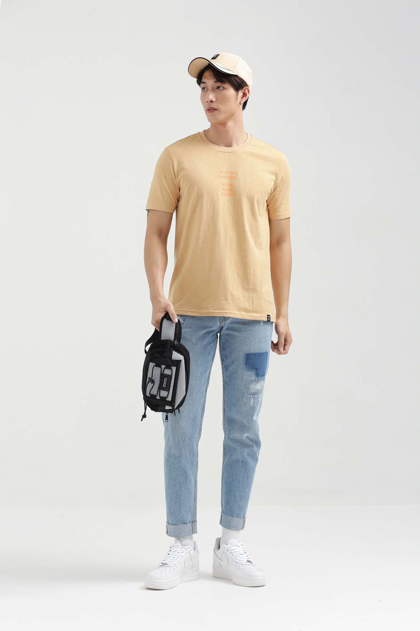 Áo Thun Nam Regular Fit In Typo Ngực MTS 1199 - Áo Thun Nam Regular Fit In Typo Ngực MTS 1199