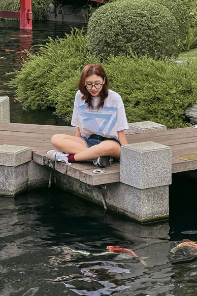 Áo Thun Nữ In Graphic Logo X Chuyển Màu WTS 2147
