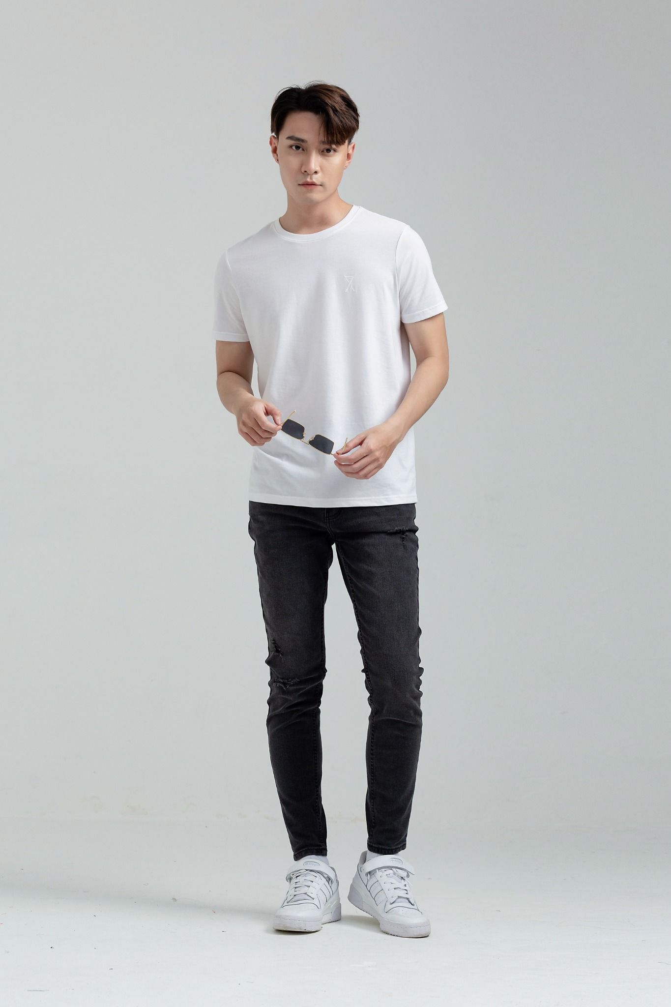 Áo Thun Slim Fit Cổ Tròn In Logo X MTS 1168 -