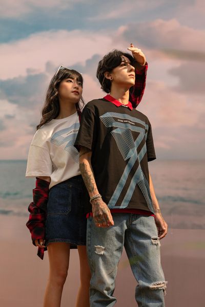 Áo Thun Nữ In Graphic Logo X Chuyển Màu WTS 2147