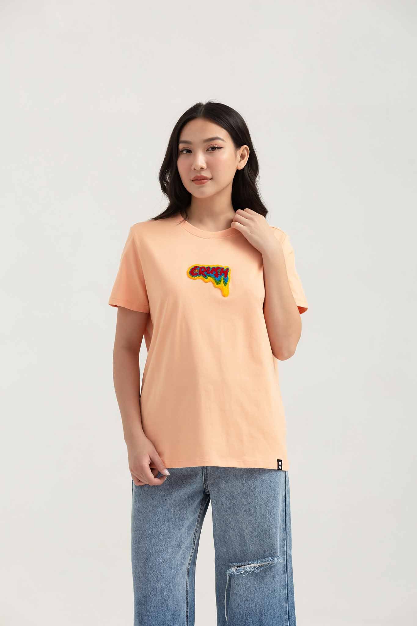 Áo Thun Nữ Regular Fit Thêu Xù Crush WTS 2240 -