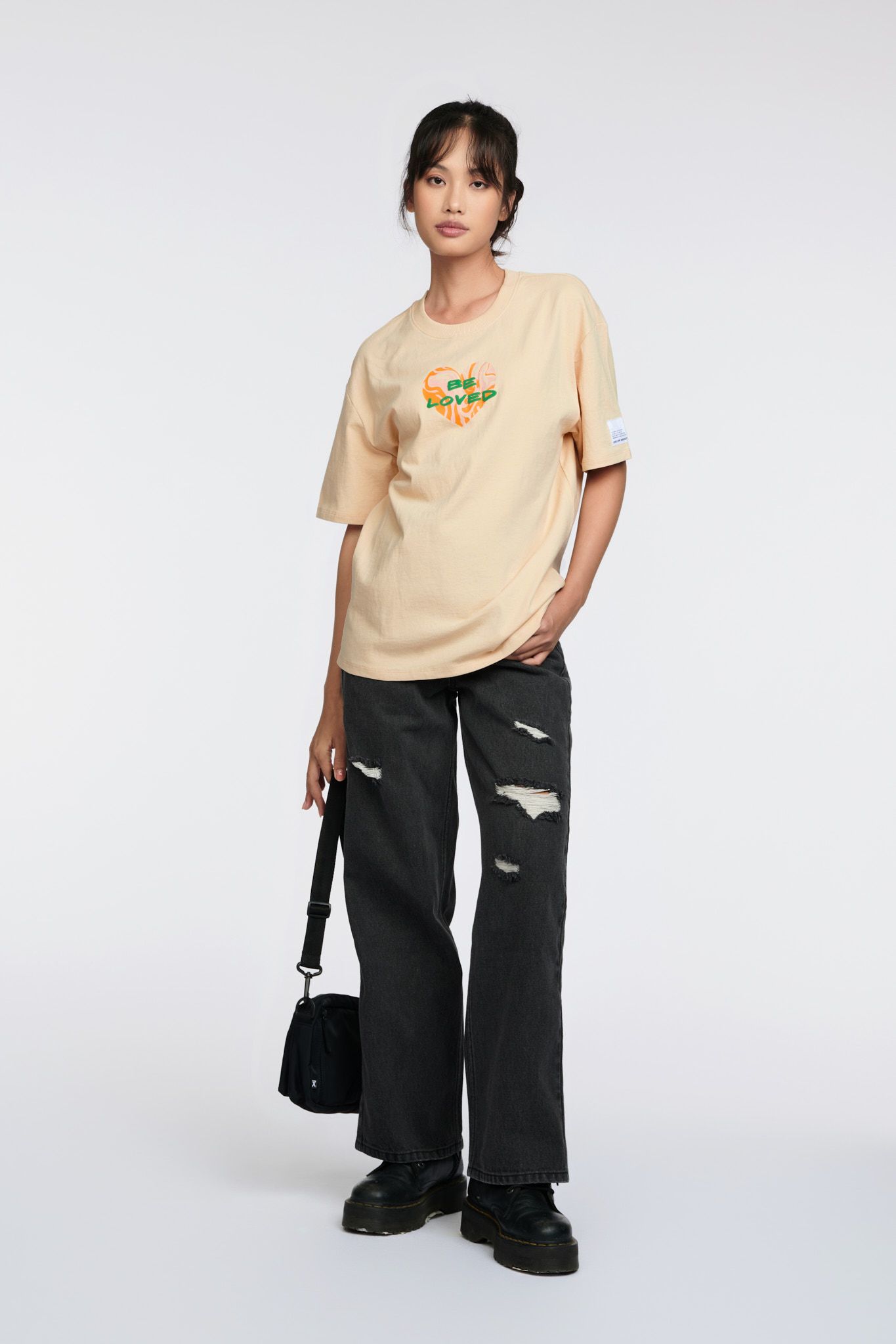 Áo Thun Nữ Relax Fit In Be Loved WTS 2259 -
