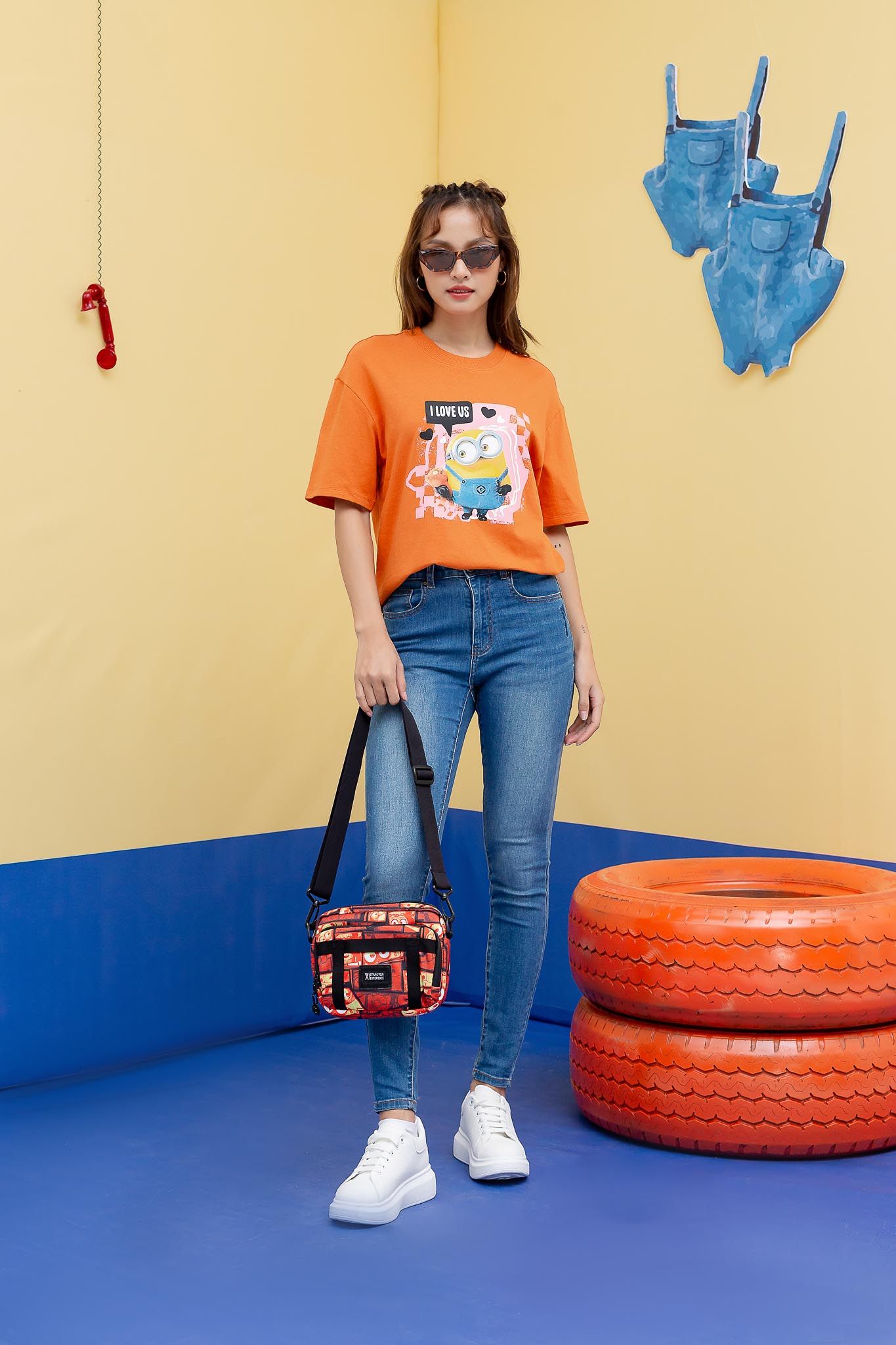 Áo Thun Nữ Relax Fit Minions In I Love Us WTS 2215 -