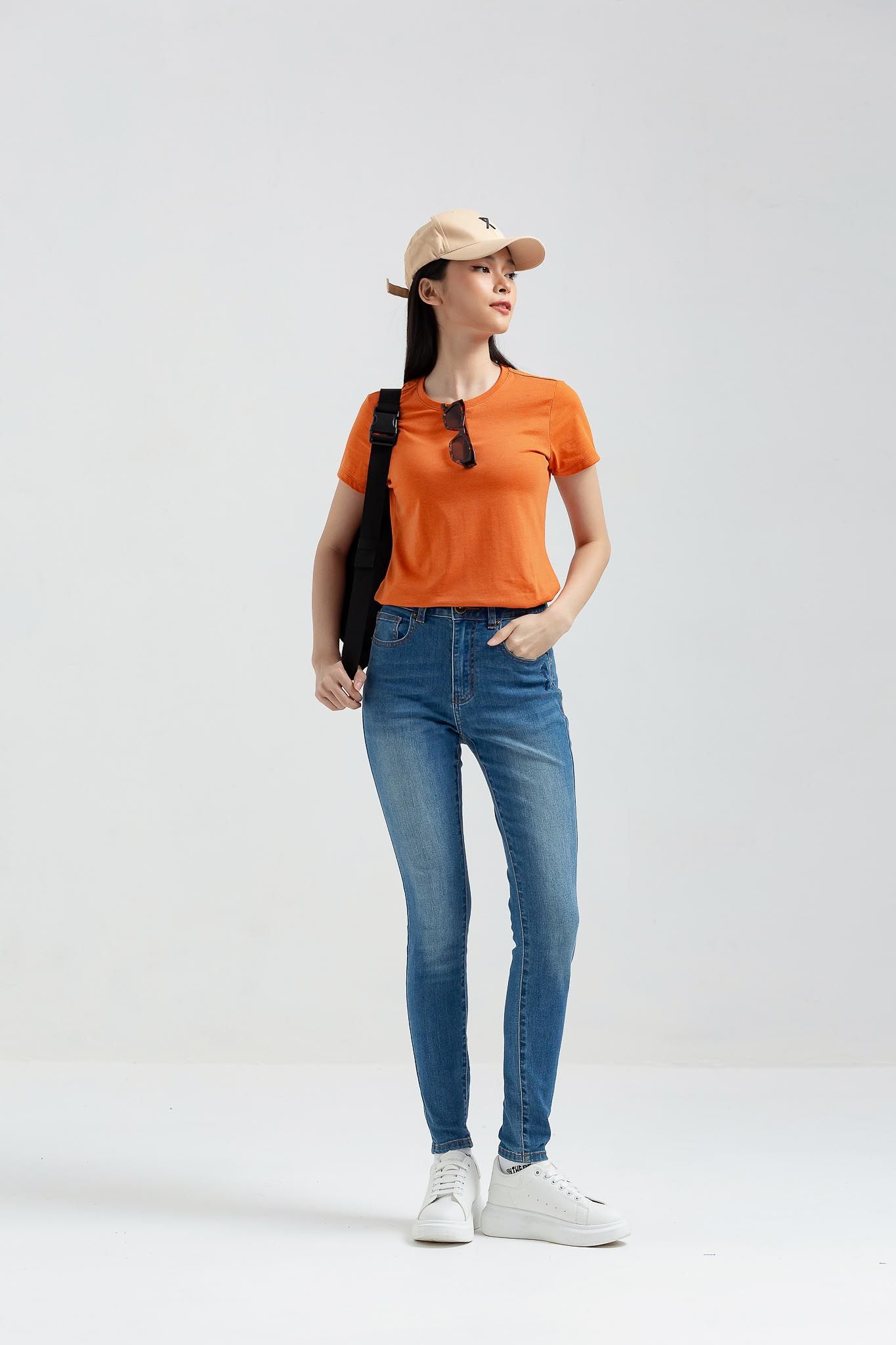 Áo Thun Nữ Cổ Tròn Slim Fit Basic WTS 2231 -
