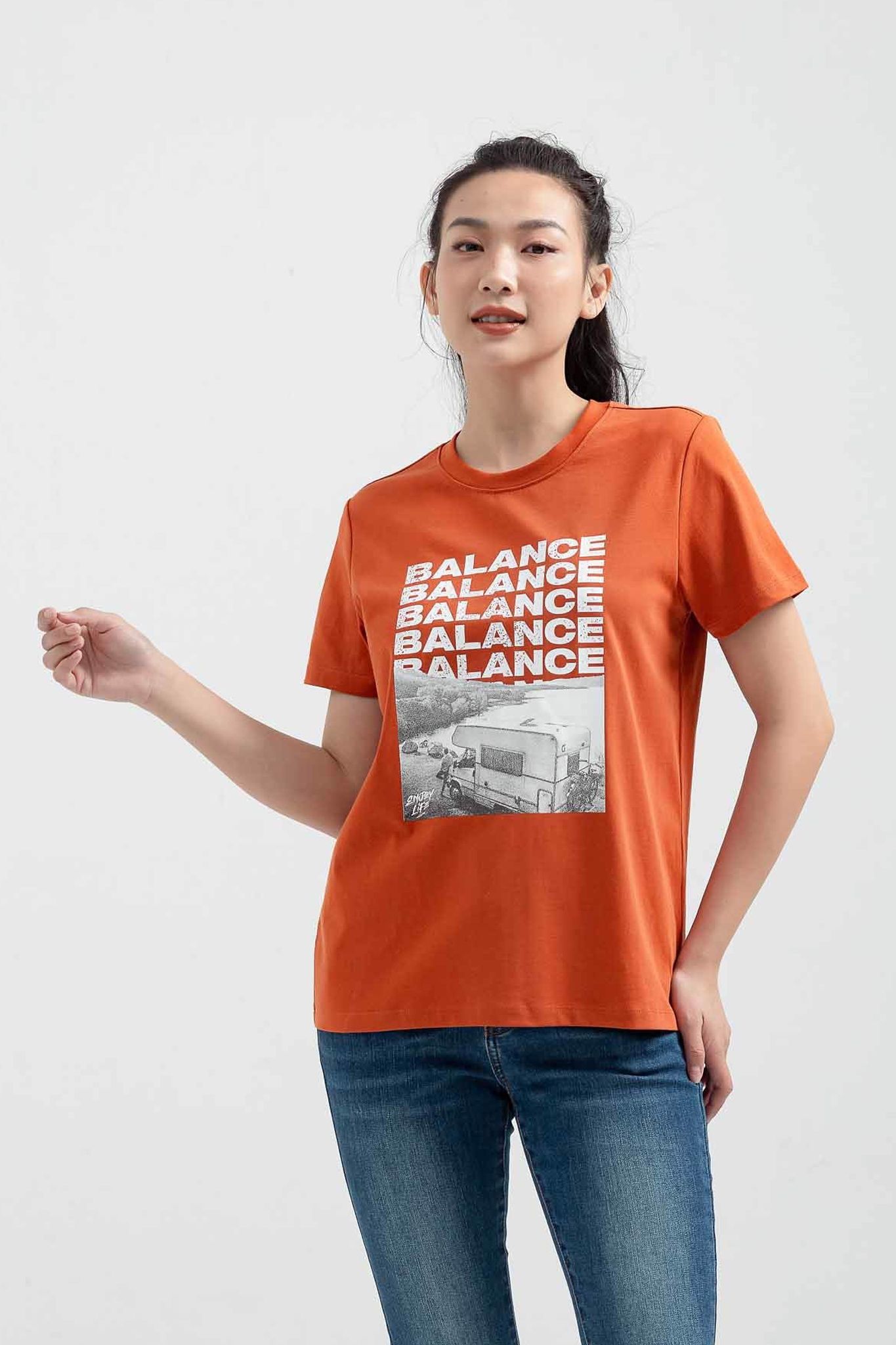 Áo Thun Nữ Regular Fit In Graphic Balance Art WTS 2193 -