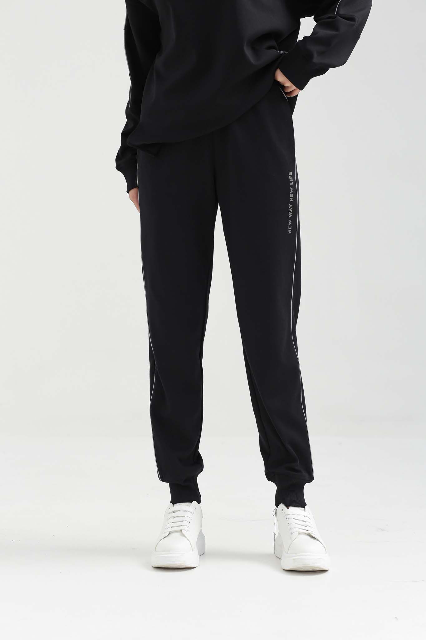 Quần Dài Nữ Jogger Phối Sọc Phản Quang WPA 2004 -