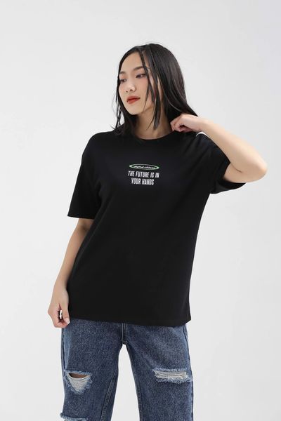 Áo Thun Nữ Relax Fit In Typo The Future Is In Your Hands WTS 2200