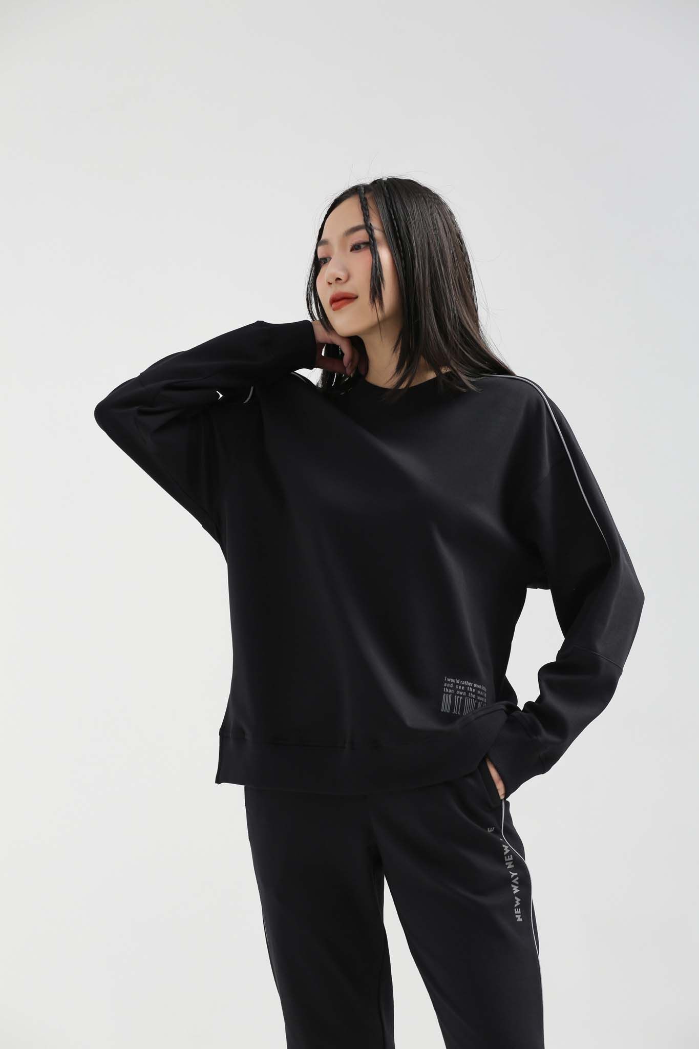 Áo Sweater Nữ In Phản Quang Thân Sau WSW 2016 -