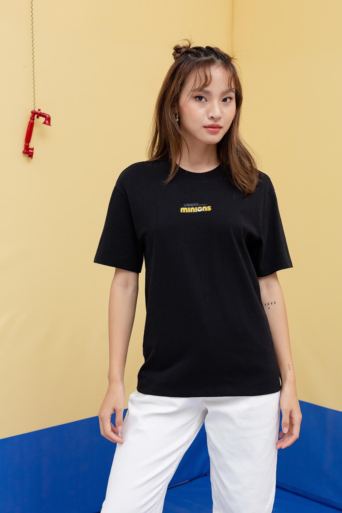 Áo Thun Nữ Relax Fix Minions In Explore WTS 2212 -