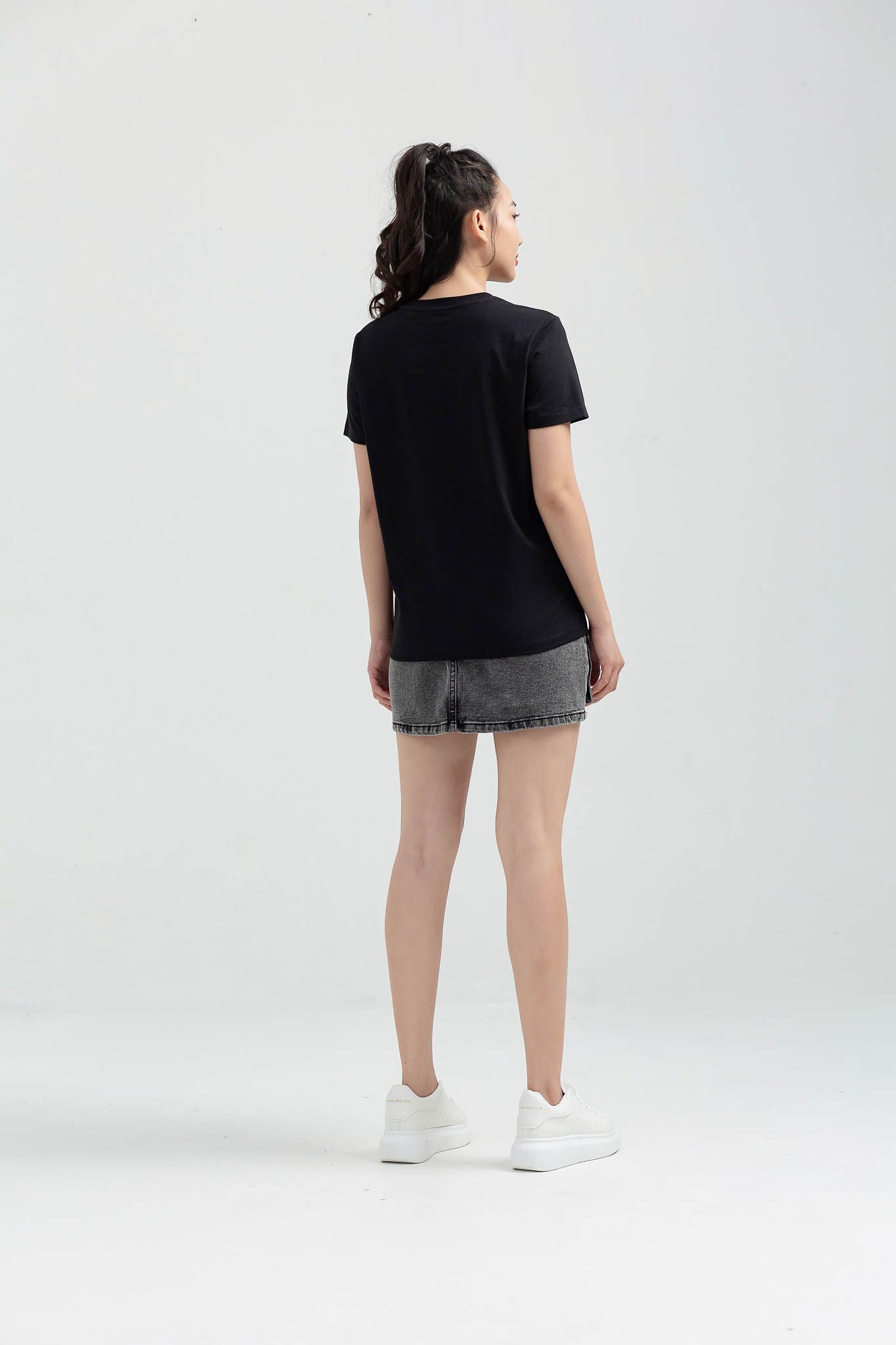 Áo Thun Nữ Regular Fit In Graphic Balance Art WTS 2193 -