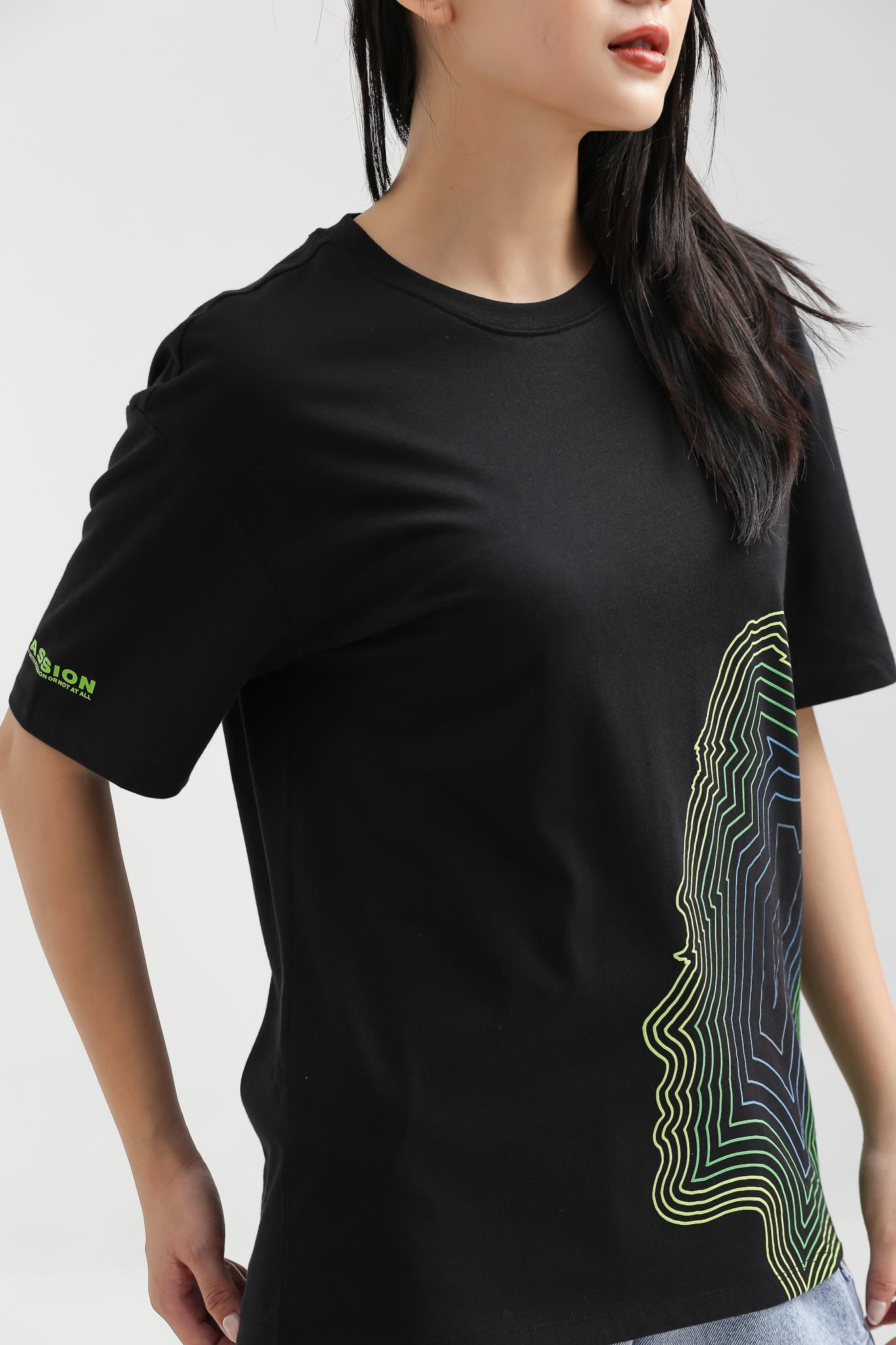 Áo Thun Nữ Relax fit in Graphics Mặt Người WTS 2194 -