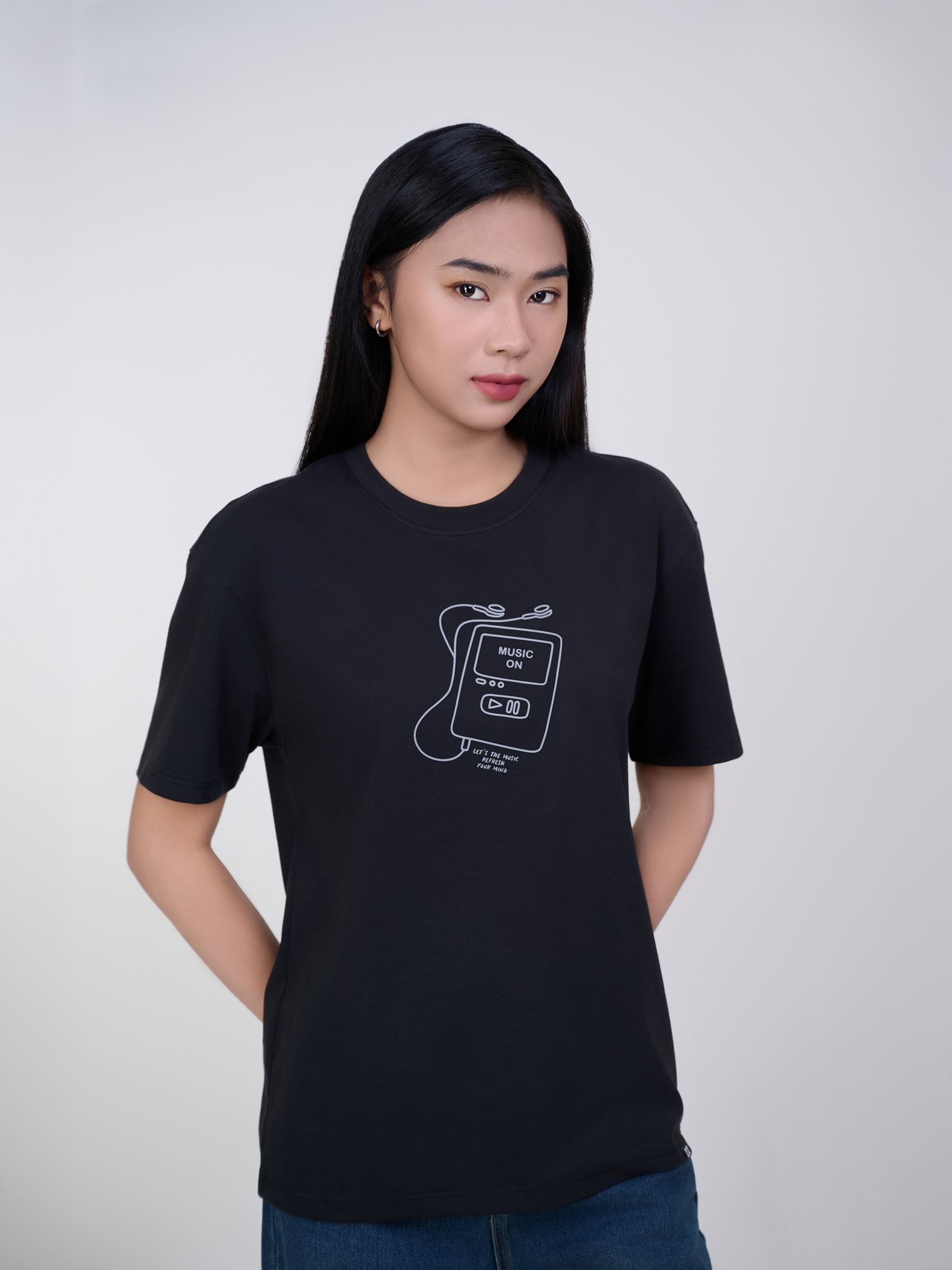 Áo Thun Nữ Relax In Cao Music On WTS 2408