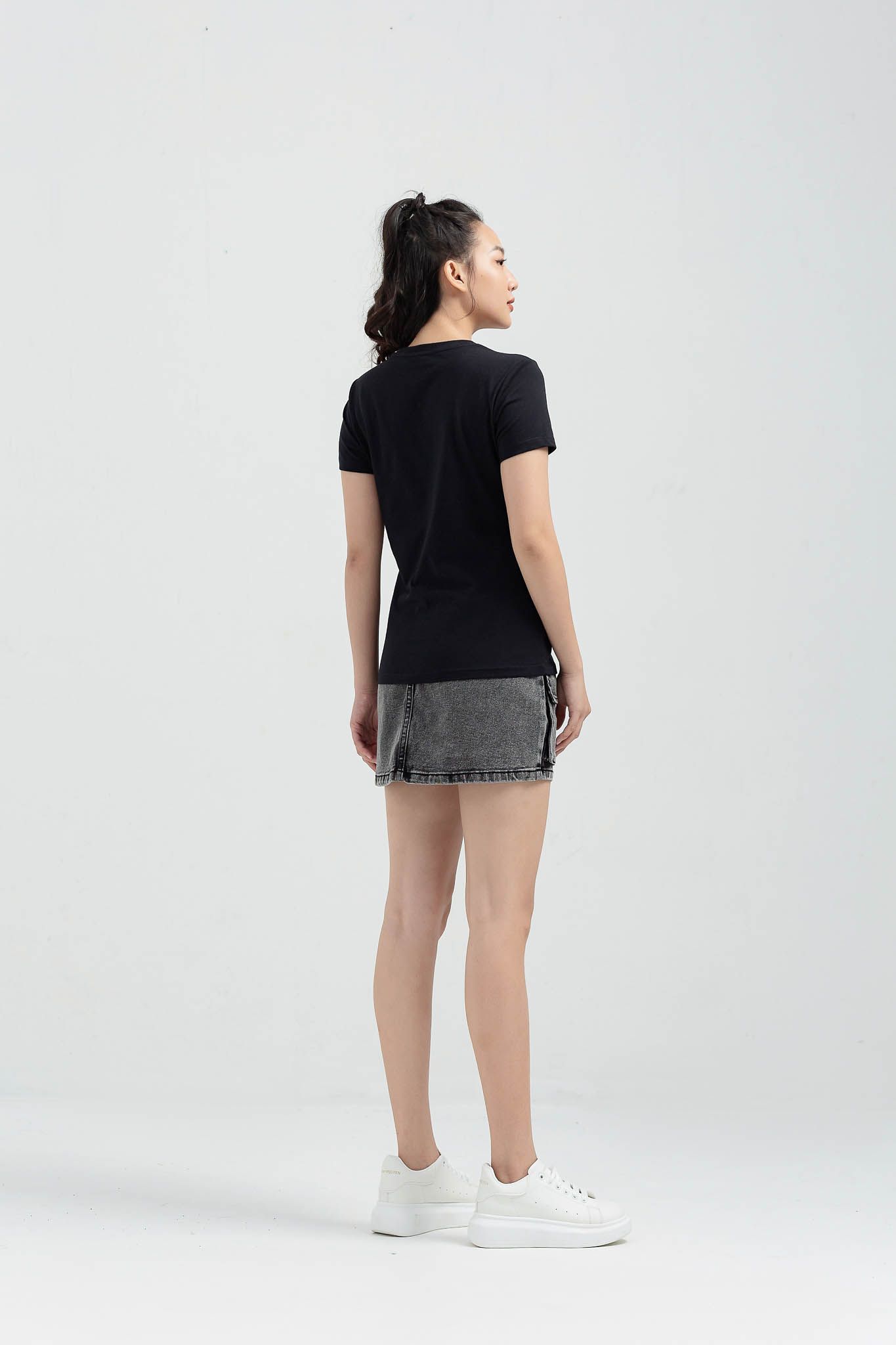 Áo Thun Nữ Slim In The World WTS 2205 -