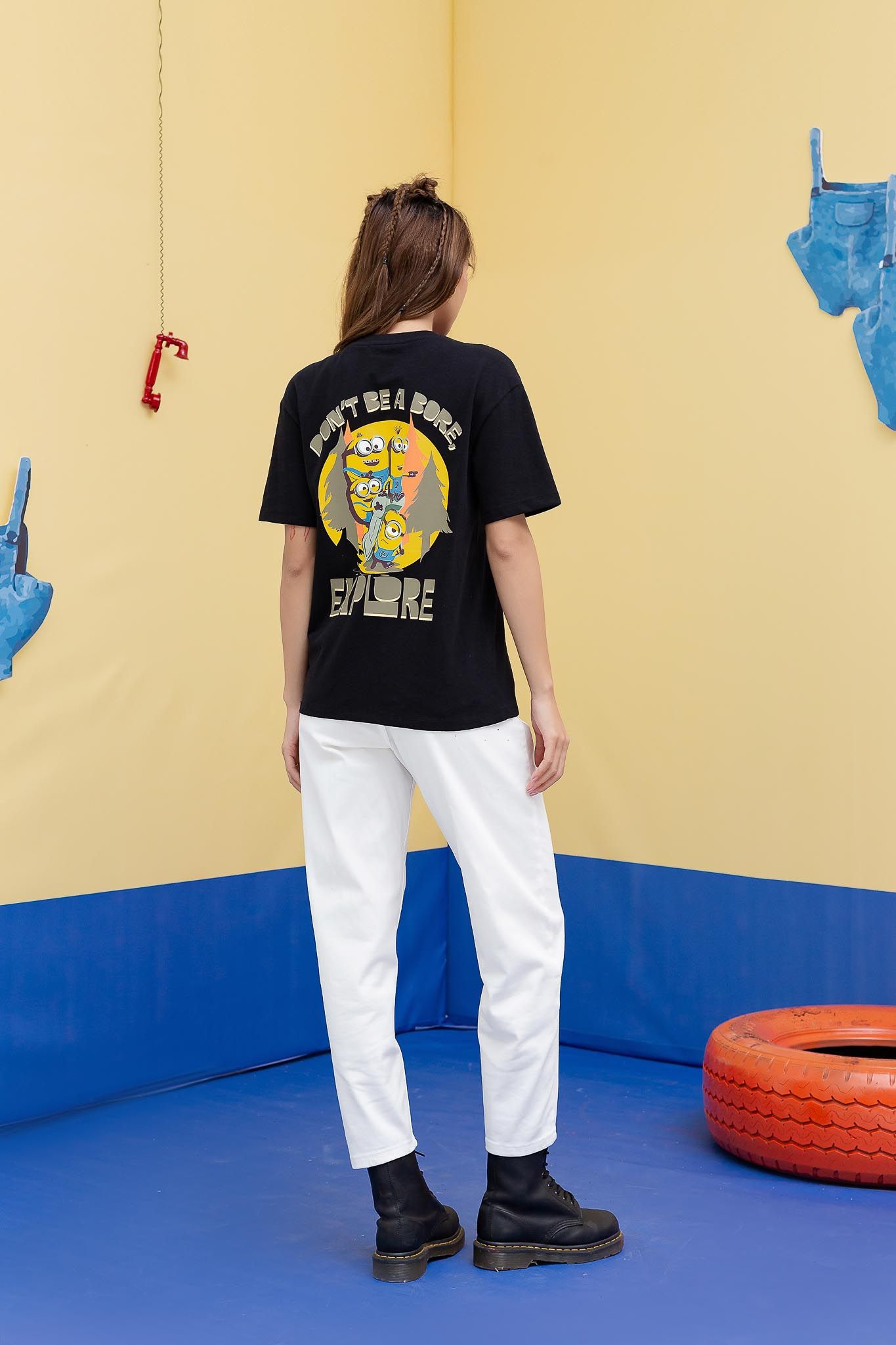 Áo Thun Nữ Relax Fix Minions In Explore WTS 2212 -