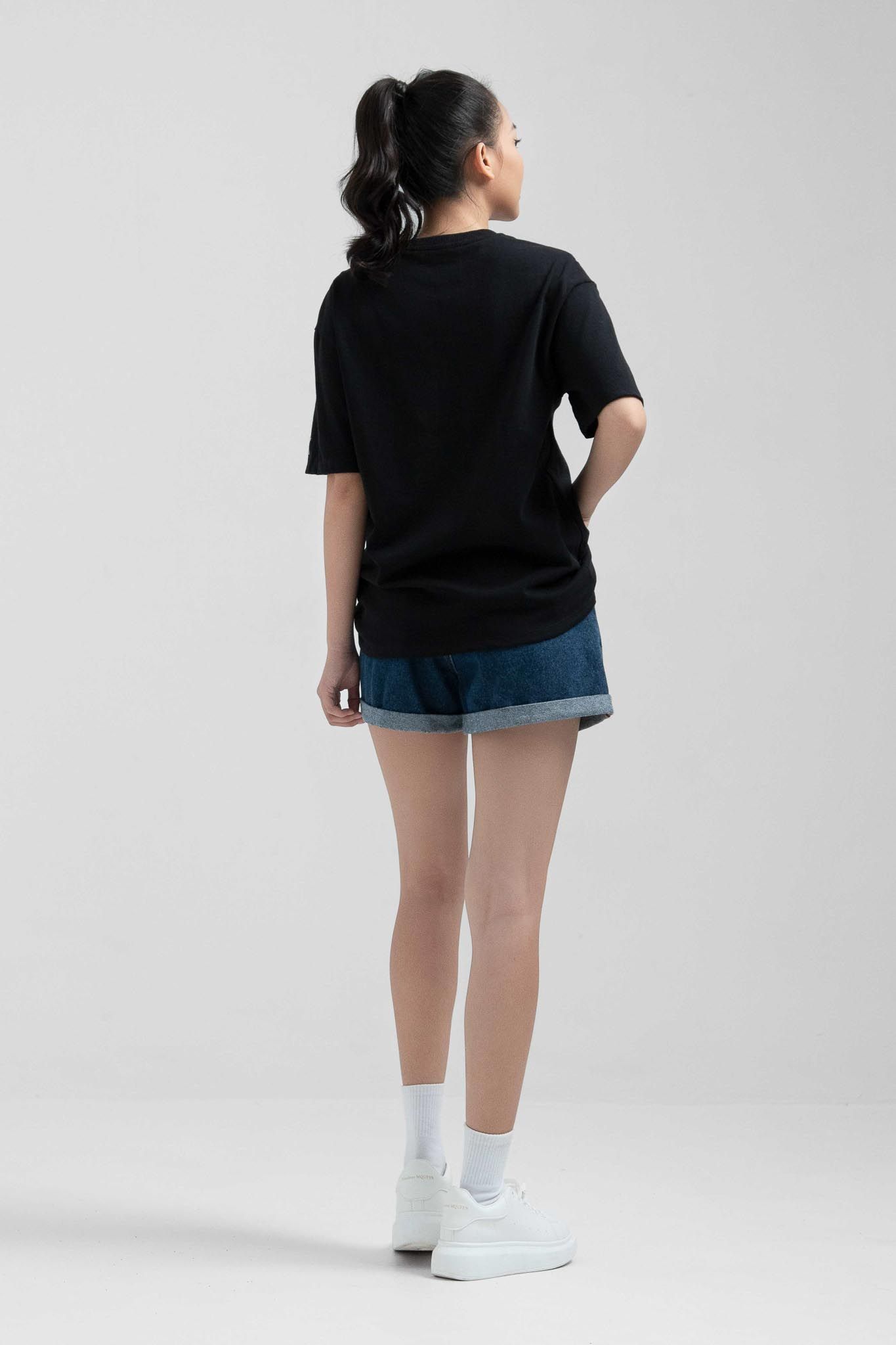 Áo Thun Nữ Relax Fit In Typo Chuyển Màu WTS 2224 -