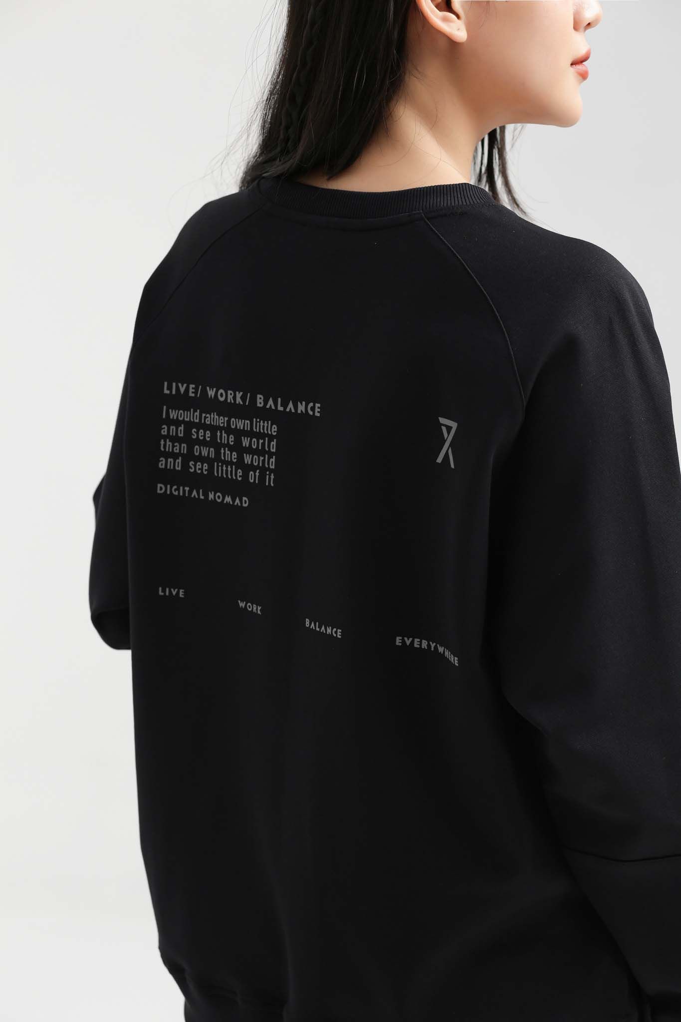 Áo Sweater Nữ In Phản Quang Thân Sau WSW 2016 -