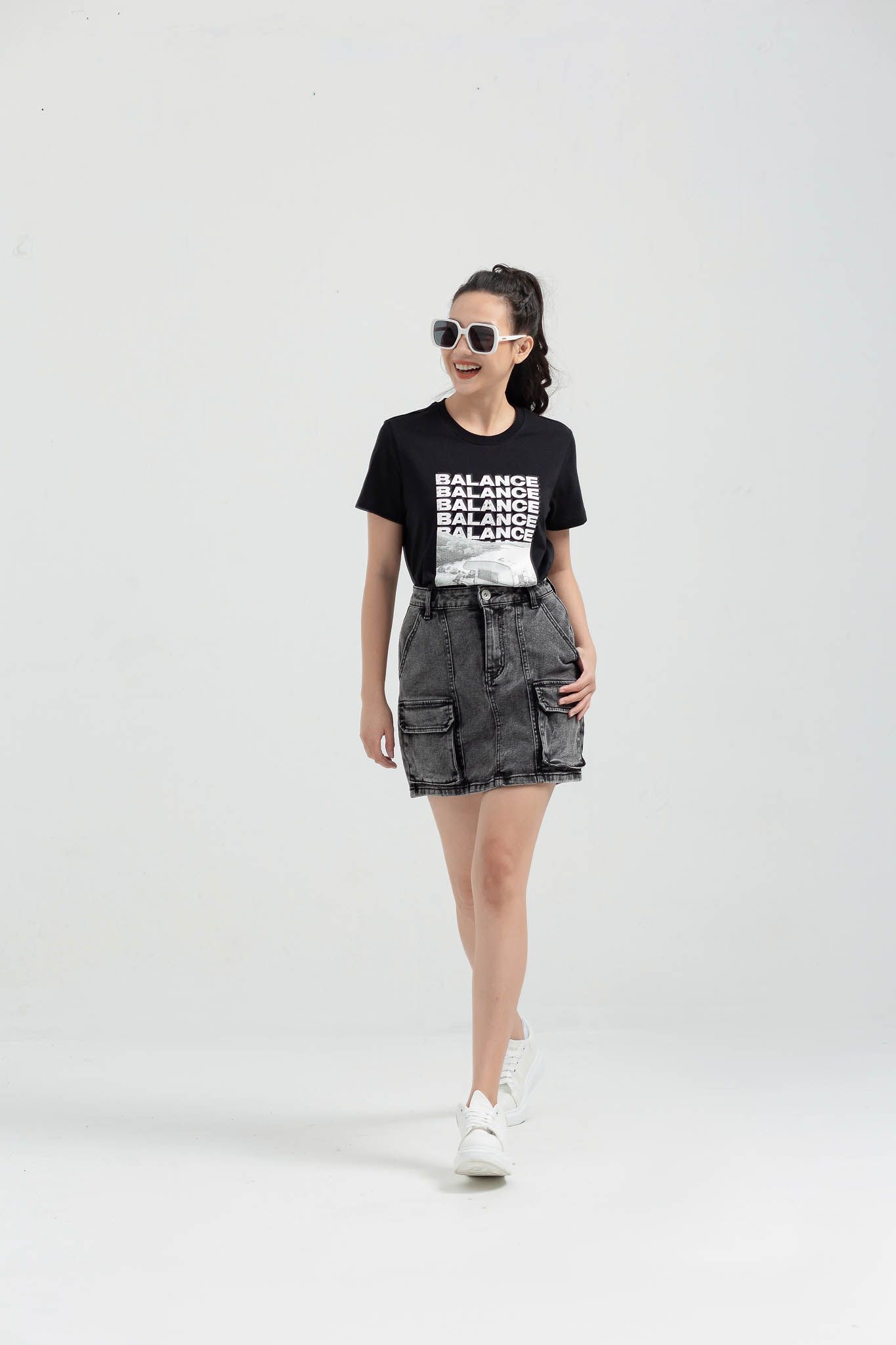 Áo Thun Nữ Regular Fit In Graphic Balance Art WTS 2193 -