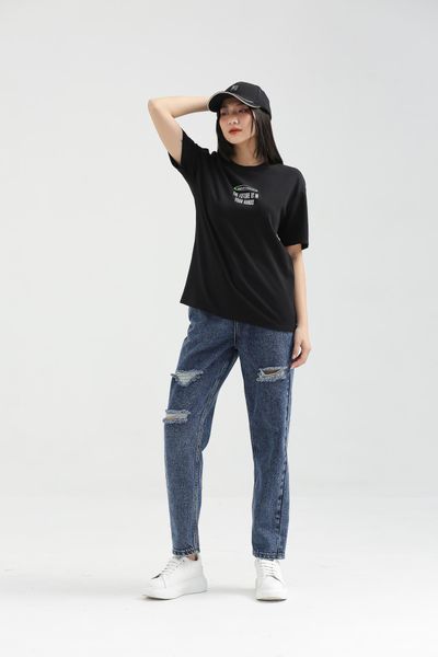 Áo Thun Nữ Relax Fit In Typo The Future Is In Your Hands WTS 2200