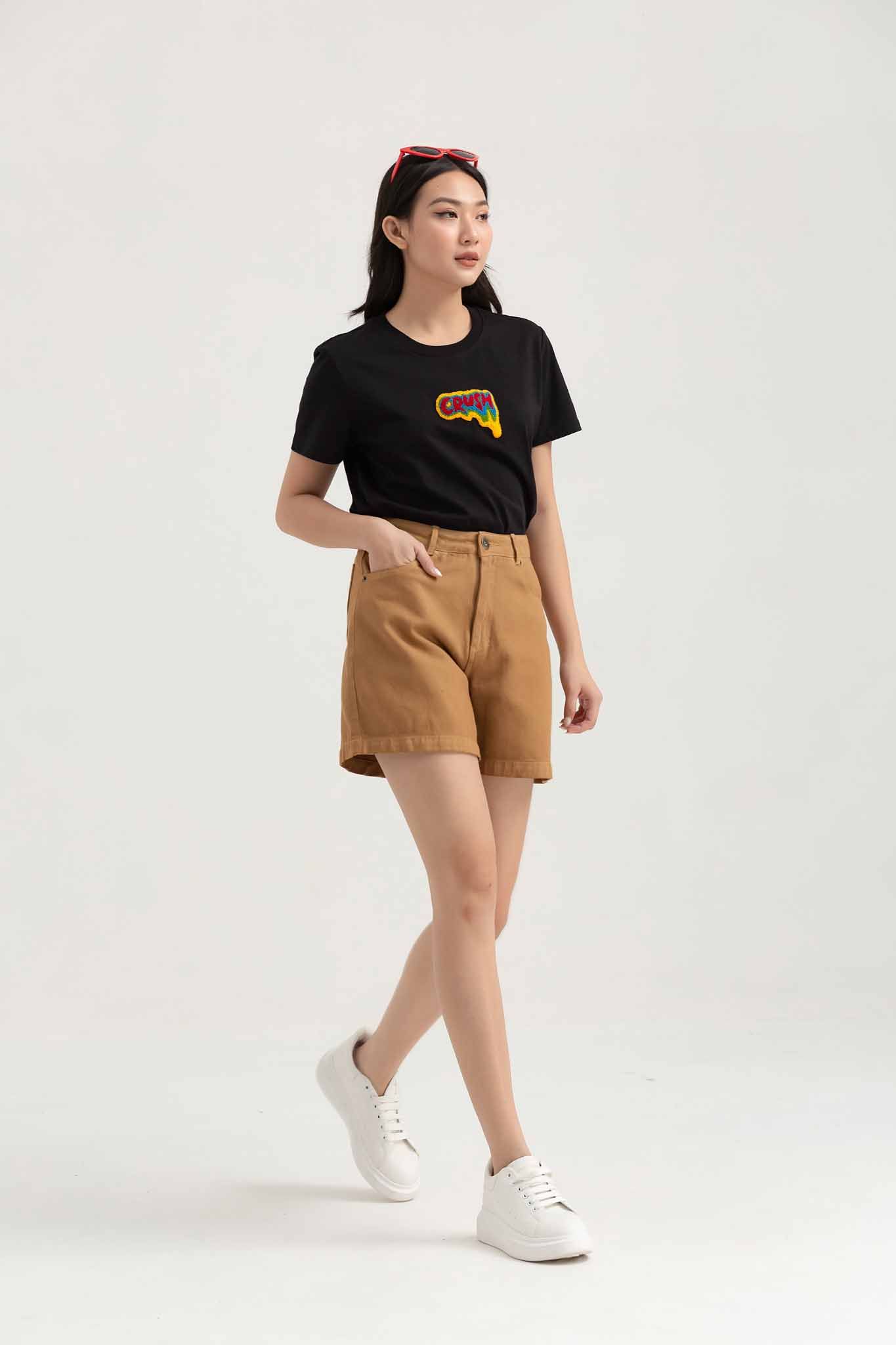 Áo Thun Nữ Regular Fit Thêu Xù Crush WTS 2240 -