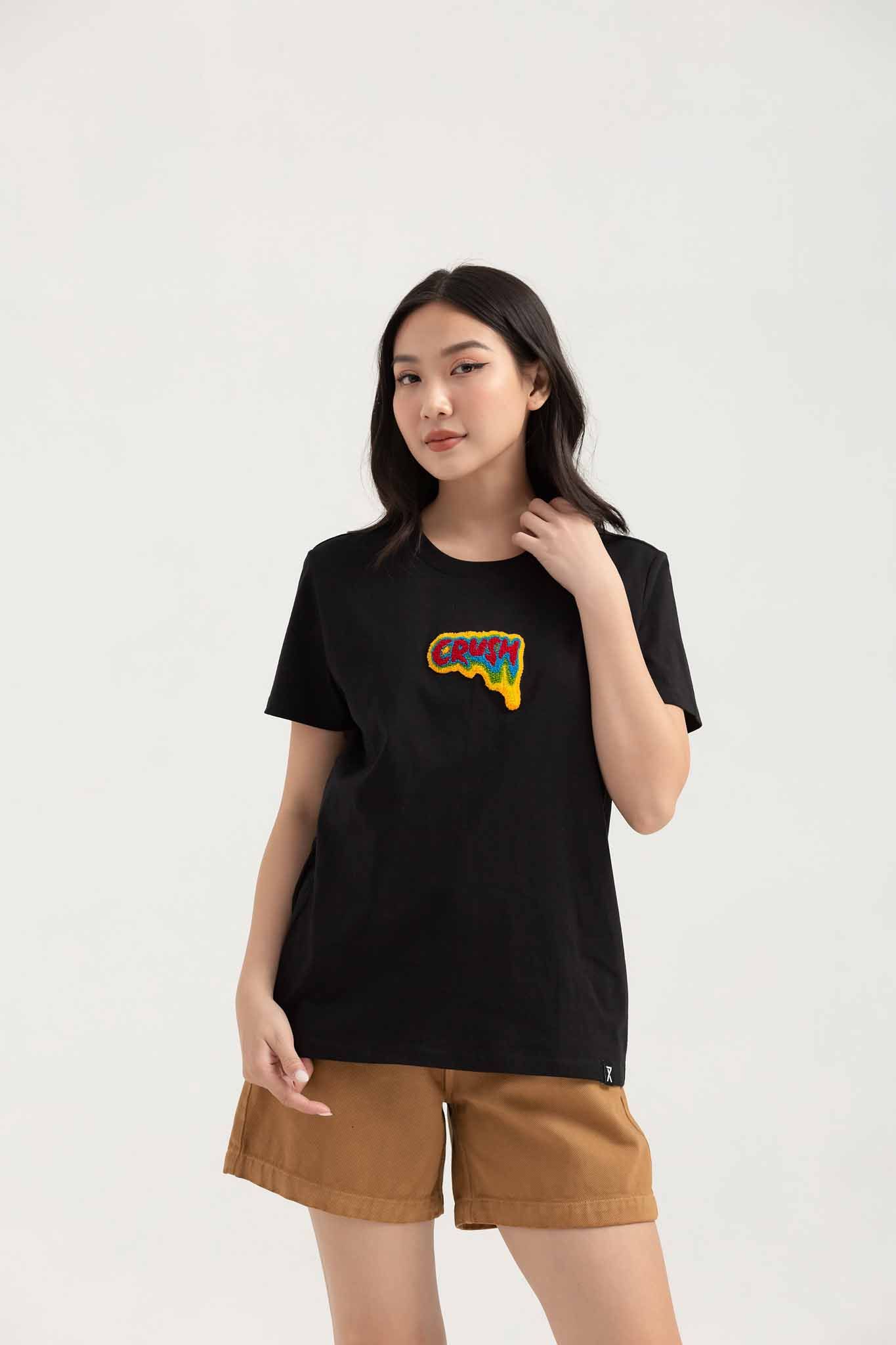 Áo Thun Nữ Regular Fit Thêu Xù Crush WTS 2240 -