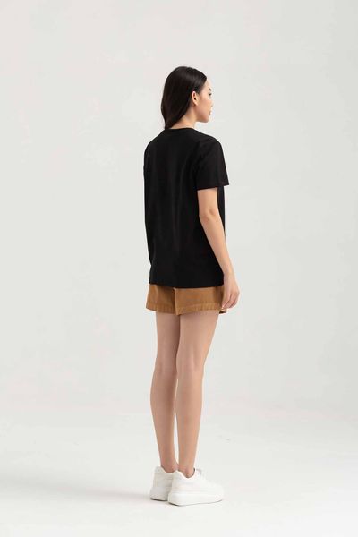 Áo Thun Nữ Regular Fit Thêu Xù Crush WTS 2240