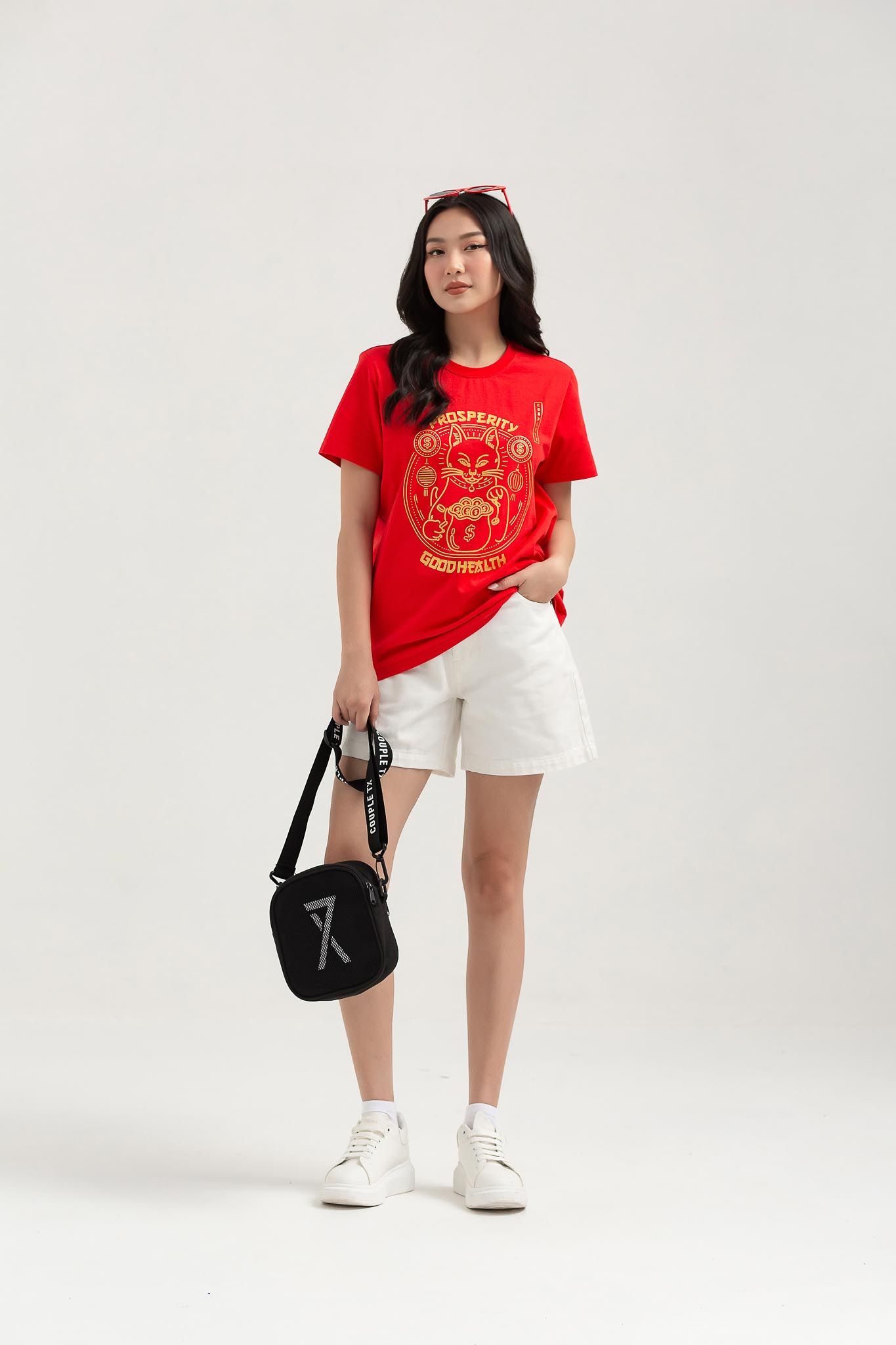 Áo Thun Nữ Regular In Nhũ Mèo May Mắn WTS 2232 -