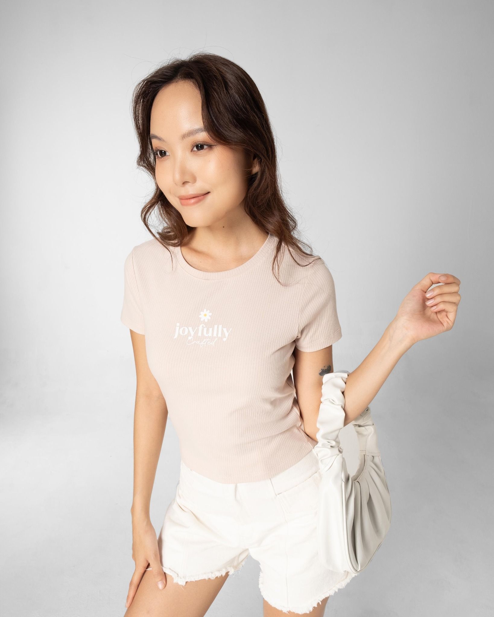 Áo Thun Nữ Croptop In Nổi Typo WTS 2353