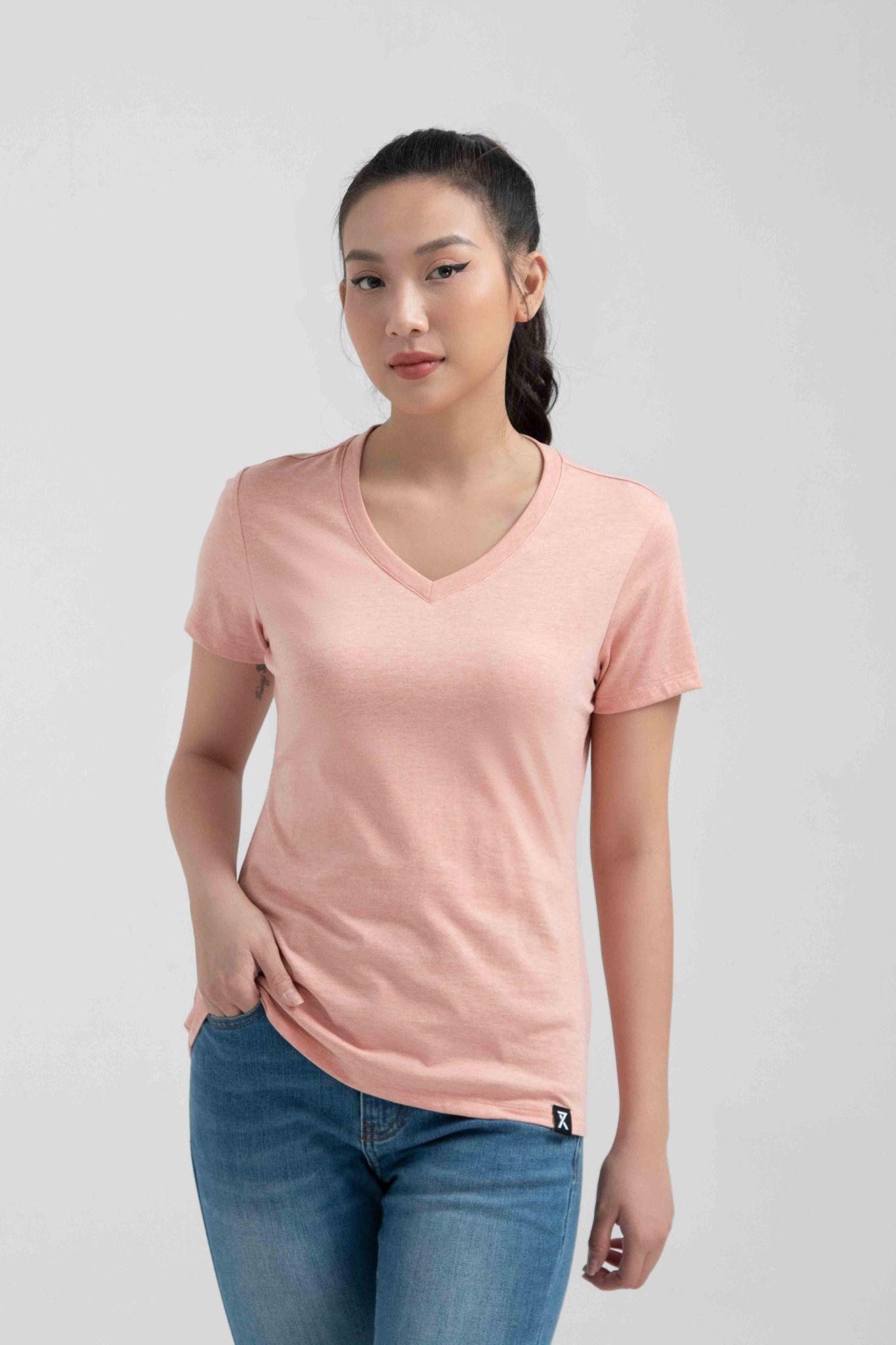 Áo Thun Nữ Cổ Tim Slim Fit Basic WTS 2230 -