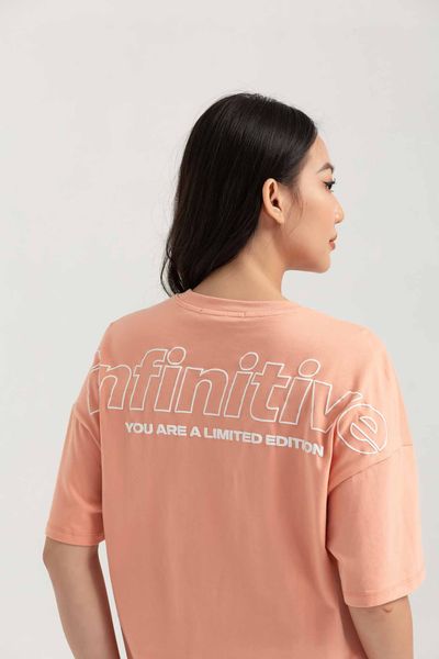 Áo Thun Nữ Relax In Typo Infinitive WTS 2235