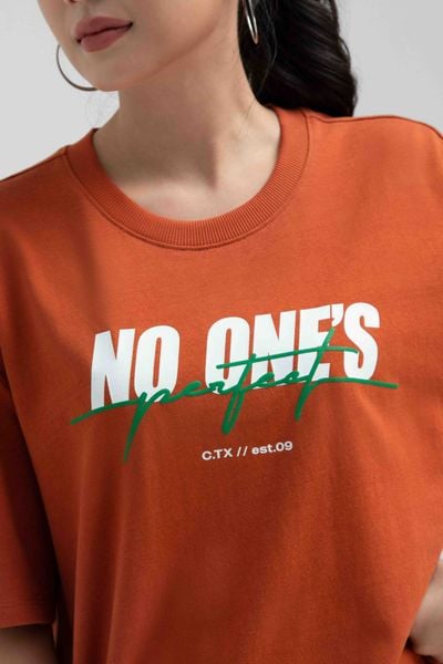 Áo Thun Nữ Relax Fit In No One's Perfect WTS 2219