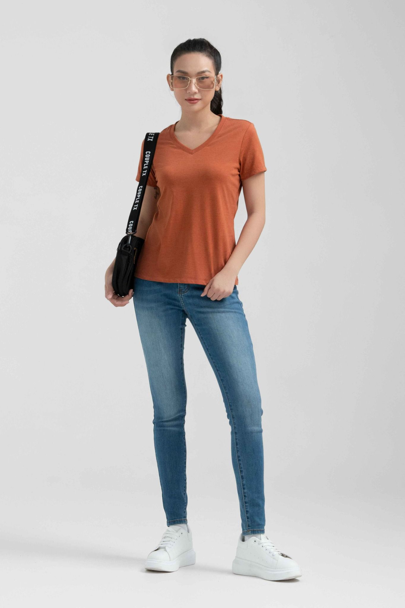 Áo Thun Nữ Cổ Tim Slim Fit Basic WTS 2230 -