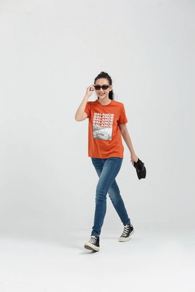 Áo Thun Nữ Regular Fit In Graphic Balance Art WTS 2193