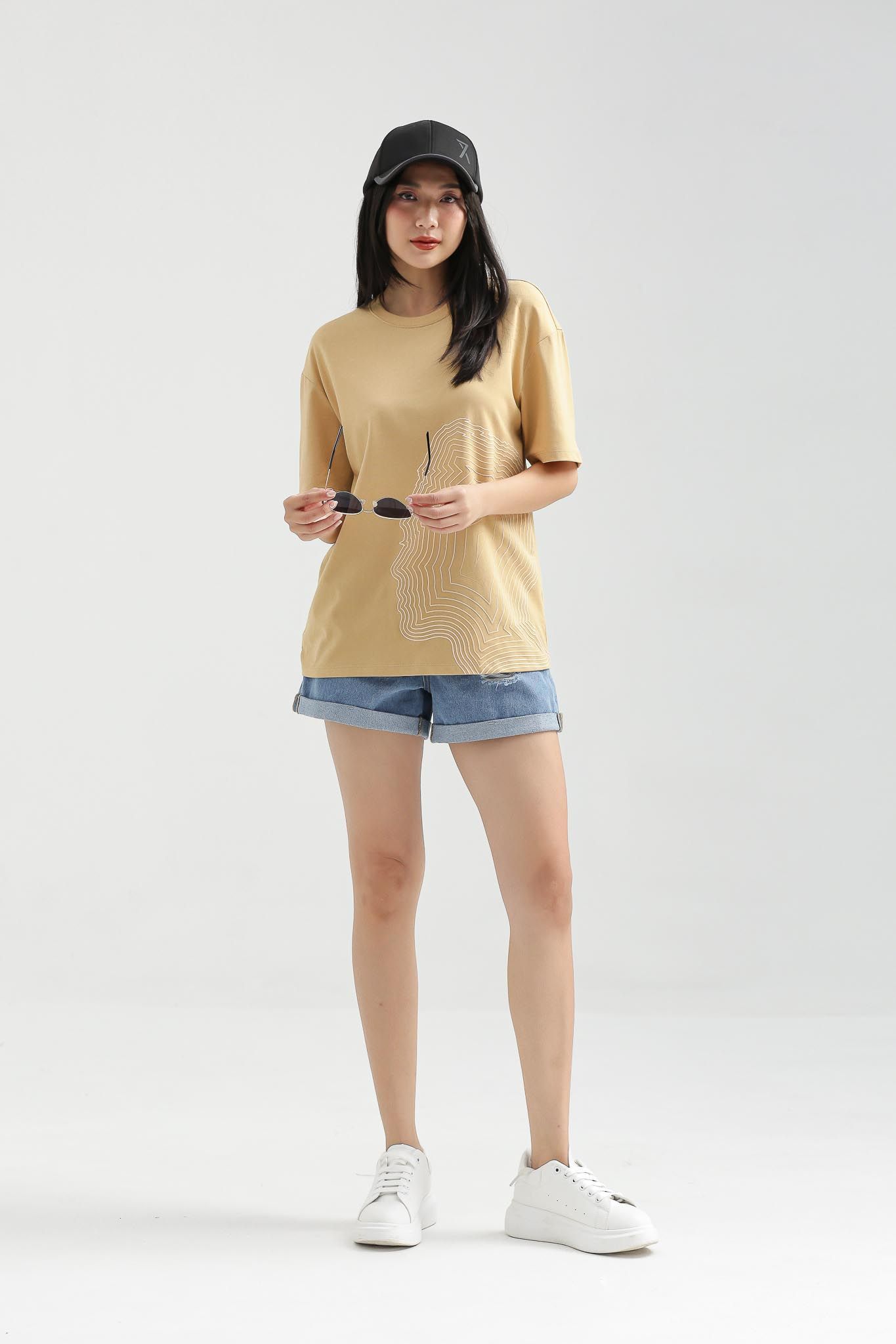 Áo Thun Nữ Relax fit in Graphics Mặt Người WTS 2194 -