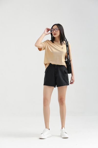 Áo Thun Nữ Relax Fit Đính Logo WTS 2201