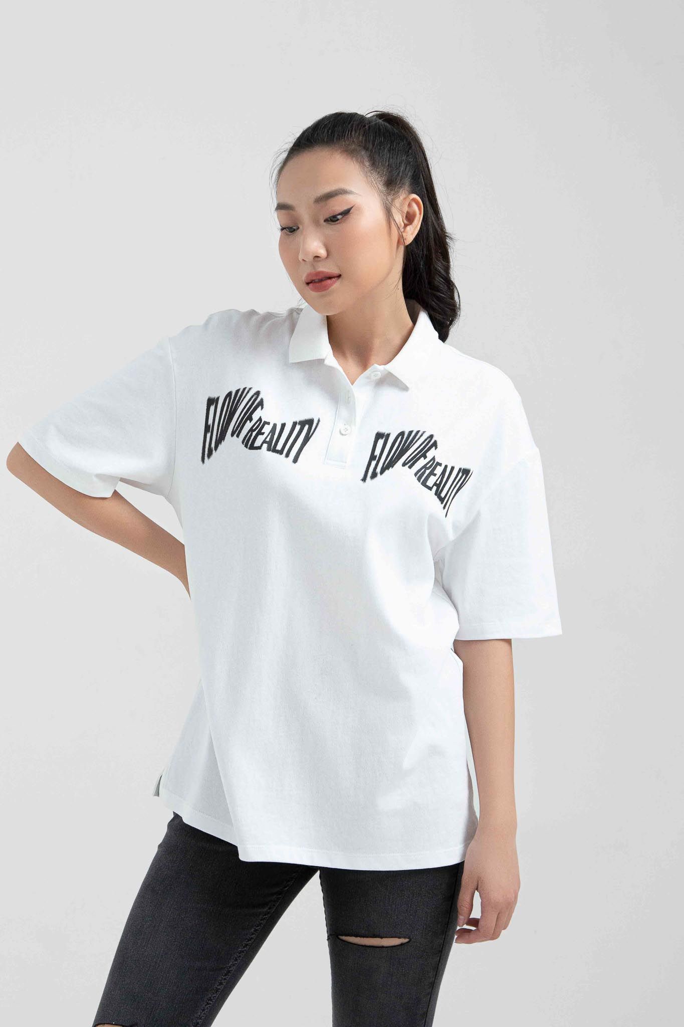 Áo Polo Nữ Jersey Relax Fit In Typo Trước Ngực WPO 2025 -