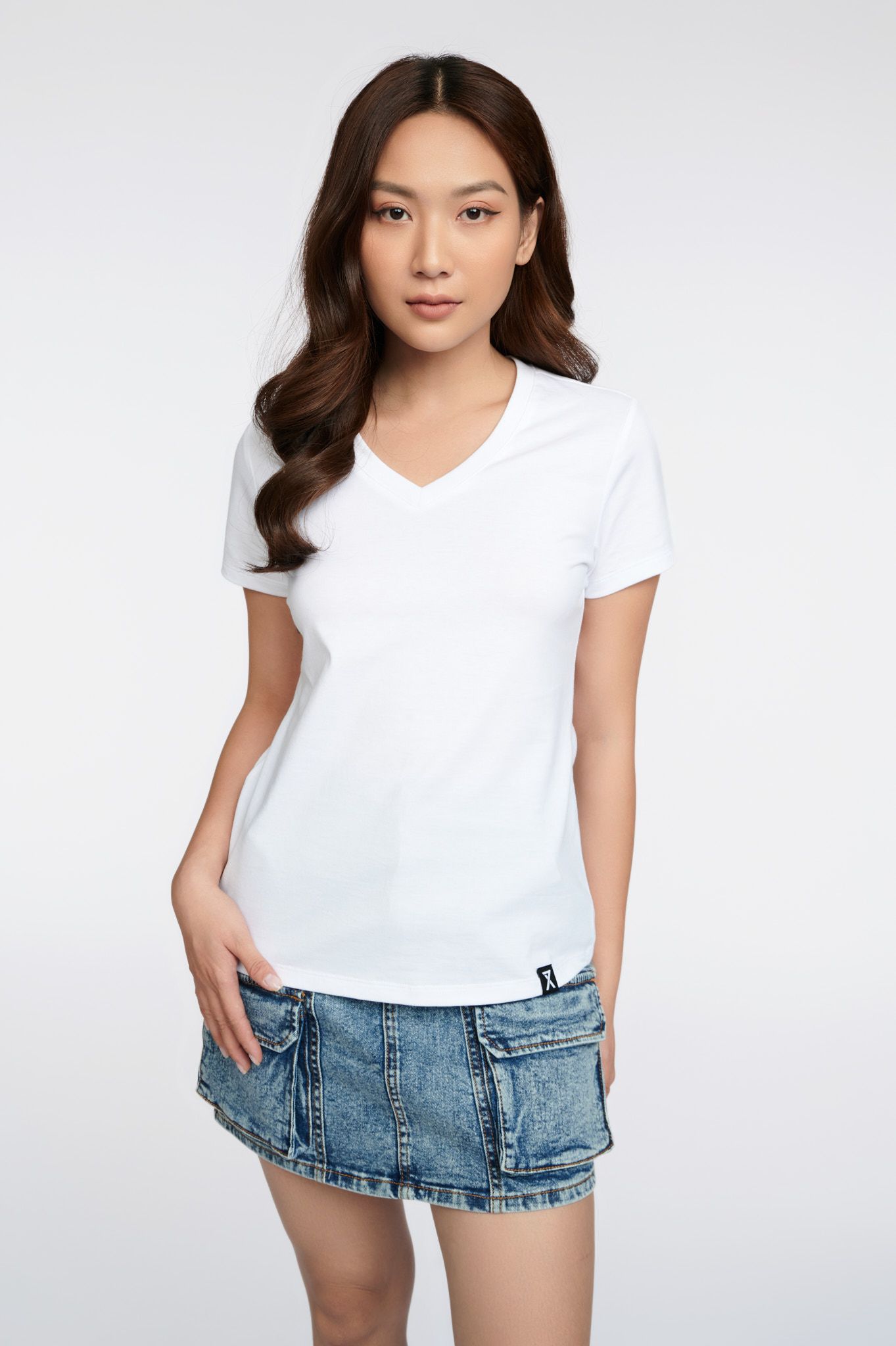 Áo Thun Nữ Basic Cổ Tim WTS 2247 -