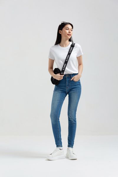 Áo Thun Nữ Cổ Tròn Slim Fit Basic WTS 2231