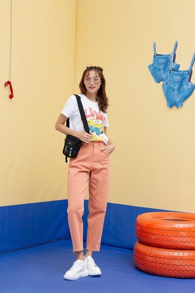 Áo Thun Nữ Regular Fit Minions In Always Iconic WTS 2214