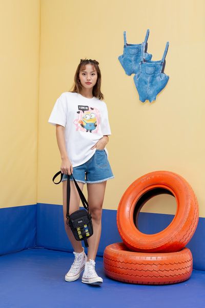 Áo Thun Nữ Relax Fit Minions In I Love Us WTS 2215