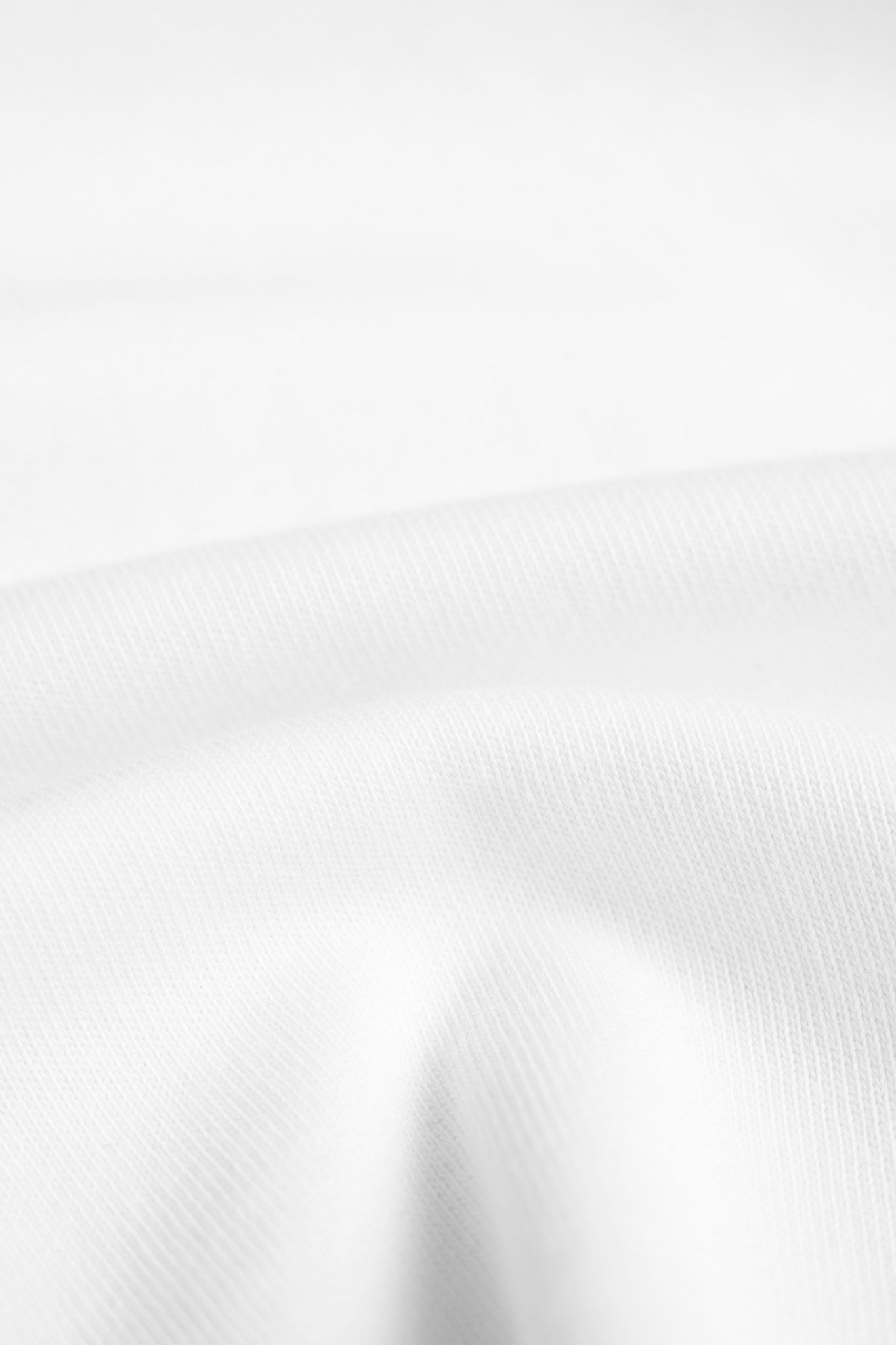 Áo Thun Nữ Relax Fit In Nổi Typo WTS 2207 -