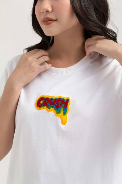 Áo Thun Nữ Regular Fit Thêu Xù Crush WTS 2240