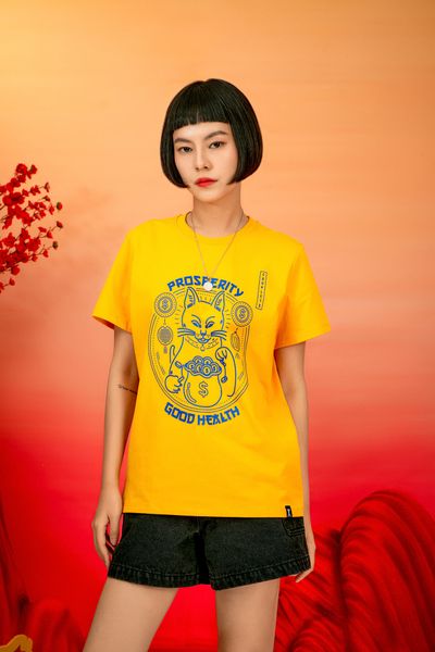 Áo Thun Nữ Regular In Nhũ Mèo May Mắn WTS 2232
